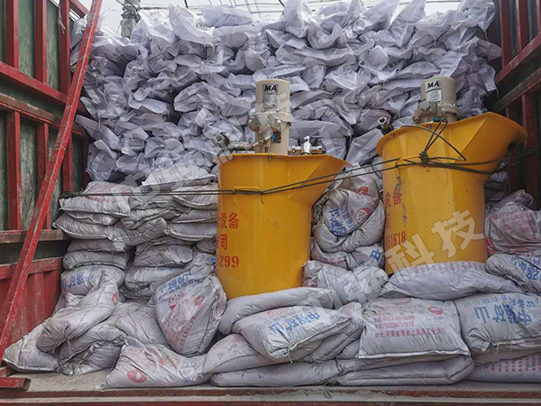 封孔器，注漿泵，封孔料發(fā)往山西大同